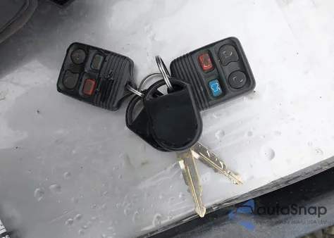 2006 Ford Crown Victoria Lx/Lx Sport z USA, uszkodzony, nr VIN 2FDFP74V16X153106